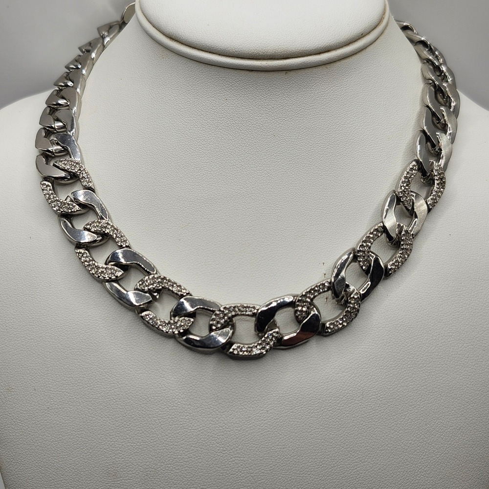 GUESS Silver Tone Rhinestone Pave Chunky Curb Link Chain Necklace Statement